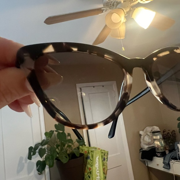 PRADA CATWALK SUNNIES - Picture 9 of 9